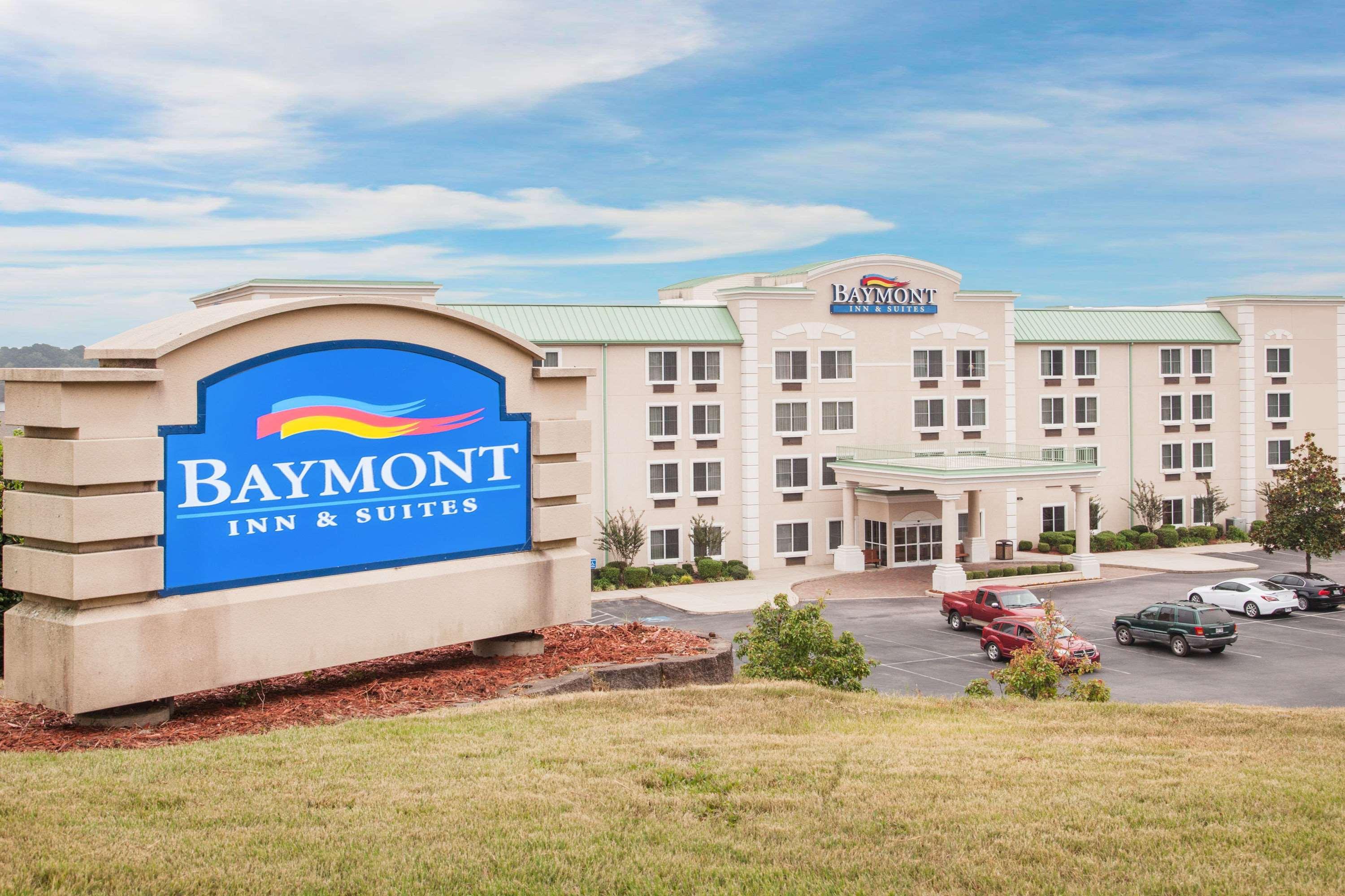 Baymont On The Lake By Wyndham Hot Springs Esterno foto